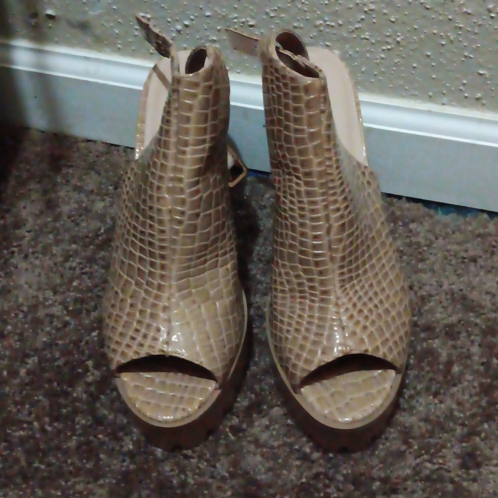 Glaze Platform Heels